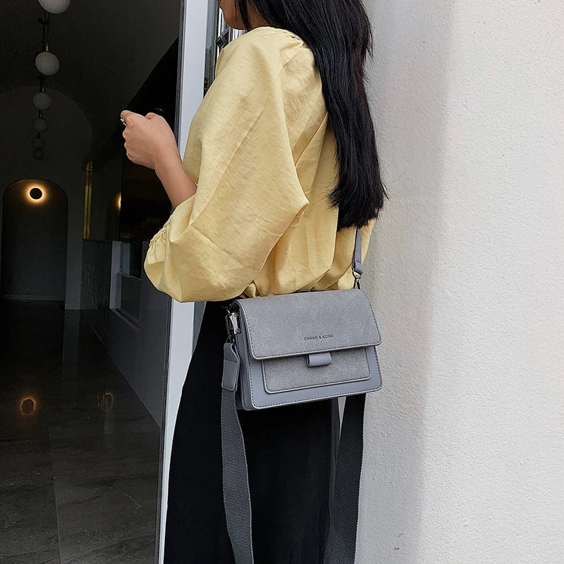 Modna Torebka na Ramię z Wieloma Kieszeniami | Stylowa Crossbody z Regulowanym Paskiem