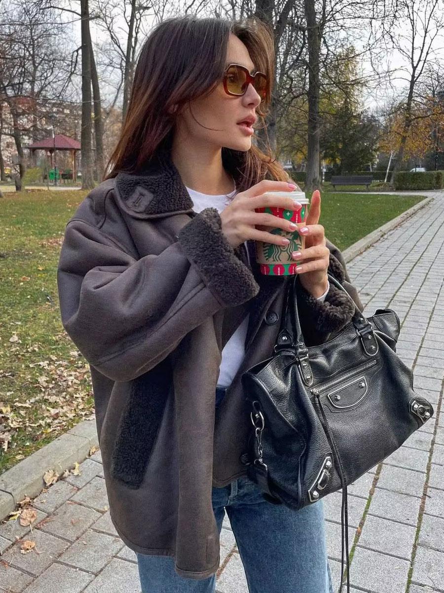 Anna |Krótka Kurtka Teddy Damska | Ciemnobrązowa Kurtka Zimowa w Stylu Skóry